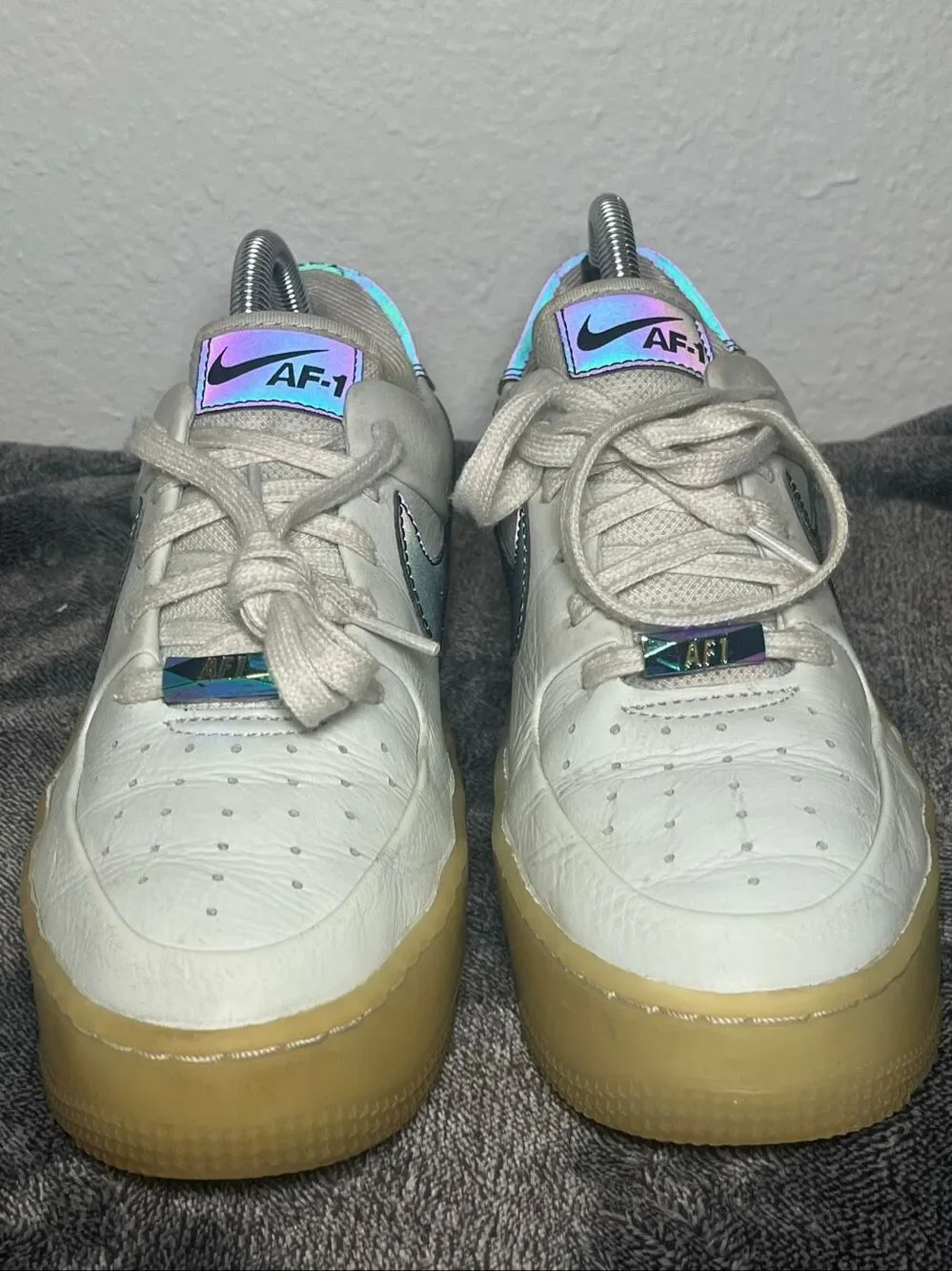 Nike Air Force 1 Sage Low Women Size 8.5 Iridescent Swoosh White Gum AR5409-003